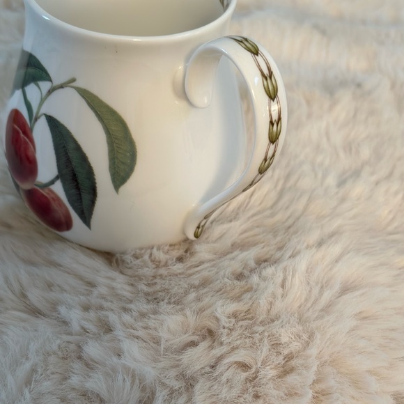 Queen's Royal Horticulture Society Hooker's Fruit Creamer Fine Bone China - Picture 5 of 10